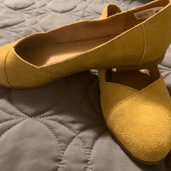 Cute TOM's Mustard Yellow Flats - Sz. 8.5 - Picture 3 of 7